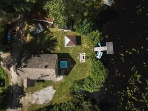 Le Lac Apaisant - Rustic Haven by the Water - Saint-Calixte