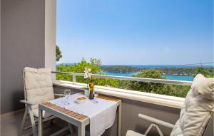 1 Bedroom Awesome Home In Rab 