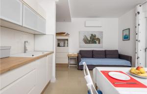1 Bedroom Awesome Home In Rab 