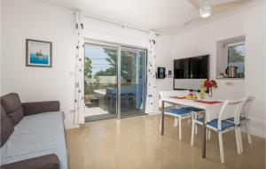 1 Bedroom Awesome Home In Rab 