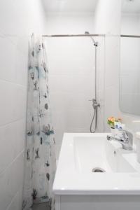 Host Wise - Enchanting Unique Flat - Ace Location