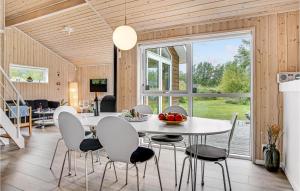 Cozy Home In Ålbæk With Kitchen