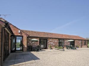 Russet Cottage - E4678