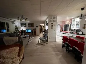 Talo-Villa- 3 mh+s - Kittilä - Levi upea keittiö - 基蒂莱