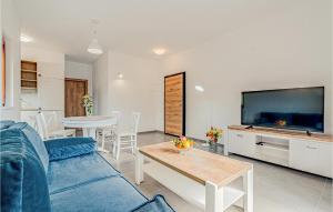 Amazing Apartment In Kneze With Wifi