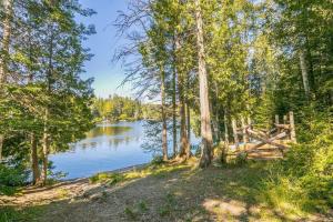 Entre Monts et Lac - lac - Lake front & Volleyball