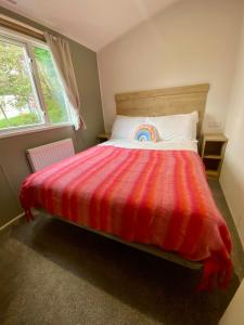 3 Bedroom Delightful Caravan with Outside Space, Parking, In Newquay