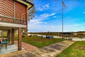 Lakeside Retreat CampFire - 因弗尼斯