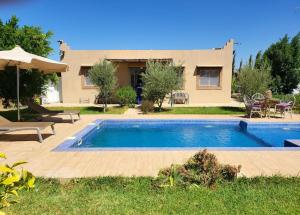 Villa Privée 1 Marrakech Piscine Chauffée En Option Sans Vis-à-vis pour famille et couple marié uniquement