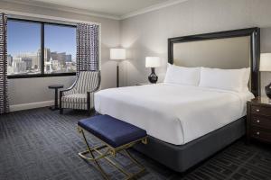 Palace Premium Room, 1 King Bed, Non-Smoking room in Caesars Palace Hotel & Casino