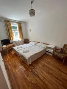 Corvin Panzio - 杰尔