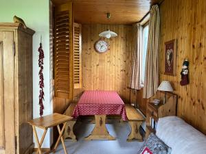 2 pièces au cœur du village avec balcon à La Clusaz - FR-1-459-16