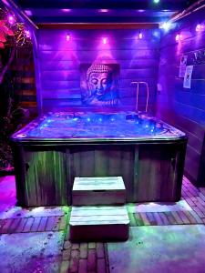 Buddha style family house & jacuzzi & sauna near Amsterdam