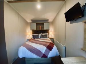 FIRS BORDEAUX - Beautiful Devon Cliffs Caravan - 3-star hotels in Exmouth