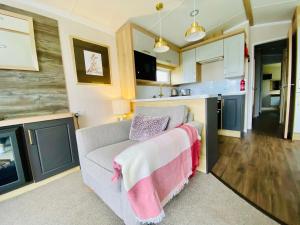 FIRS BORDEAUX - Beautiful Devon Cliffs Caravan