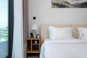 2BR-BD-15NS Burj Khalifa Canal Views