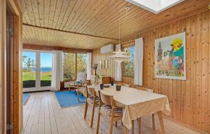 3 Bedroom Cozy Home In Spøttrup