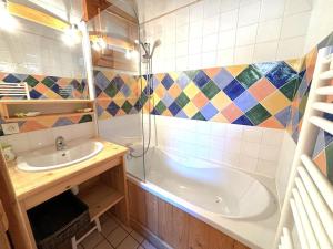 Chalets Charmant appartement 4 pieces avec parking et wifi a Saint-Martin-de-Belleville - FR-1-452-361 : photos des chambres