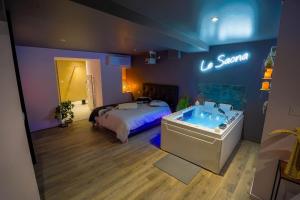 Balnéo et Cinéma Le Saona