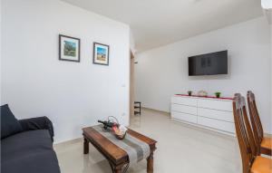 Nice Apartment In Barbariga With Wifi