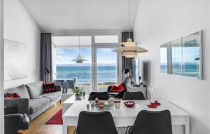 2 Bedroom Cozy Apartment In Ebeltoft