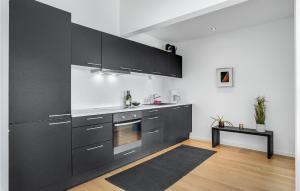 2 Bedroom Cozy Apartment In Ebeltoft