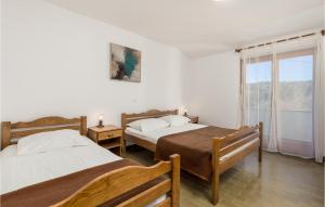 Lovely Apartment In Rab With Kitchen