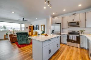 Walk to Marina Tillamook Bay Apt with Water Views!