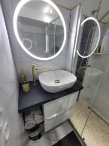 Appartements Studio elegant l-orchidee Jacuzzi en interieur toute l-annee : photos des chambres