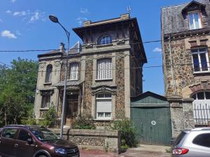 Appartements Seine-Front Apt in Stone House with parking and garden, Lacroix Island : photos des chambres