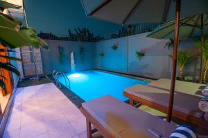 Villa Dua Warna Dencarik