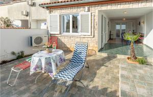 Lovely Apartment In Barbariga With Wifi