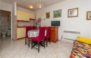 Lovely Apartment In Barbariga With Wifi
