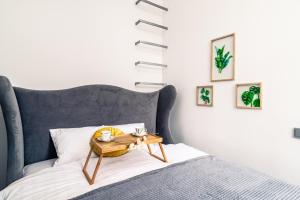 Środmieście Apt - Top Location, Tram&Park nearby - by Rentujemy