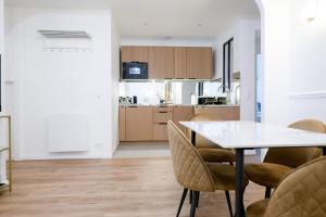 Entire Apartment Central Paris, 3rd floor with elevator