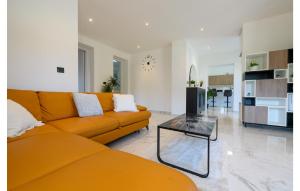 3 Bedroom Cozy Home In Banjole 