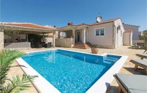 Three-Bedroom Holiday Home Betiga With A Fireplace 02 - Barbariga