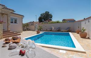 Three-Bedroom Holiday Home Betiga With A Fireplace 02