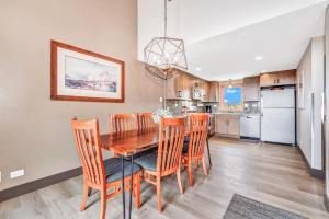 The West 3324 Updated 2 Bedroom Plus Loft with Easy Walk to Gondolas, Views, Amenities
