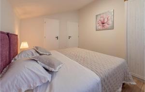 3 Bedroom Nice Apartment In Gornje Rastane 