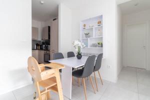 Apartment Oleandar with pool 80 meters from the beach - by TA Leut Agency