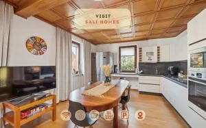 Salí Homes K39 Monte-Carlo -Spacious 6-Bedroom Apartment with Terrace and Garden Views in Bayreuth Ideal for Groups - Heinersreuth