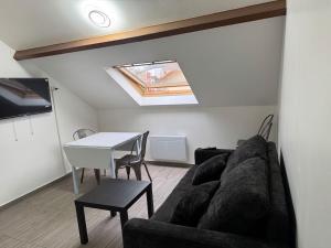 Appartement J, RESIDENCE DU RENOUVEAU, Stade de France, idéal pour 4 pers