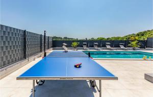 3 Bedroom Amazing Home In Stinjan