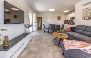 3 Bedroom Amazing Home In Stinjan 