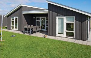 Holiday Home Flovt Havevej Vi
