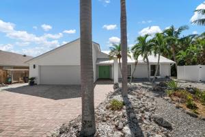Agave Sun! Modern, tropical pool home just off Anna Maria Island!
