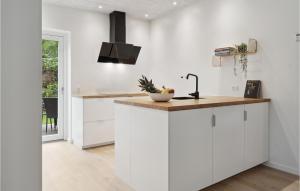 Lovely Home In Ebeltoft With Sauna