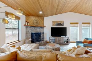 Pine & Peaks Getaway