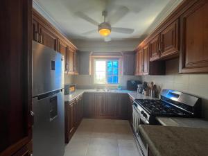 Luxury Beach Penthouse with Pool, BBQ, AC, Wi-Fi, 5-Min Walk to El Cortecito & Bavaro Beaches, Punta Cana